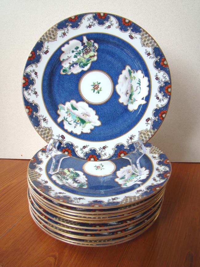 A fabulous set of 12 vintage Crown Staffordshire Chinoiserie style dinner plates made for TIFFANY & Co., New York, circa 1890-1910. — image 2